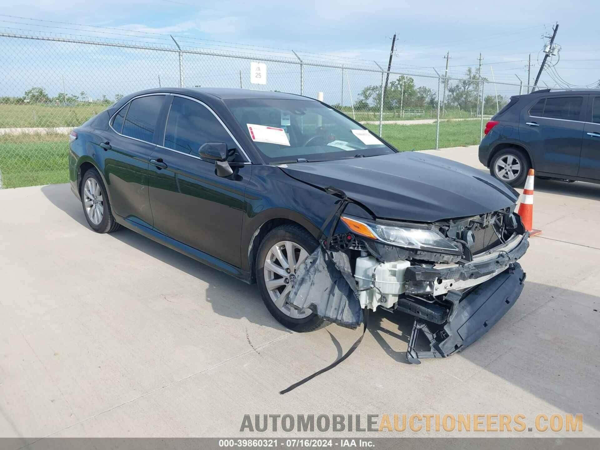 4T1B11HK9JU616710 TOYOTA CAMRY 2018