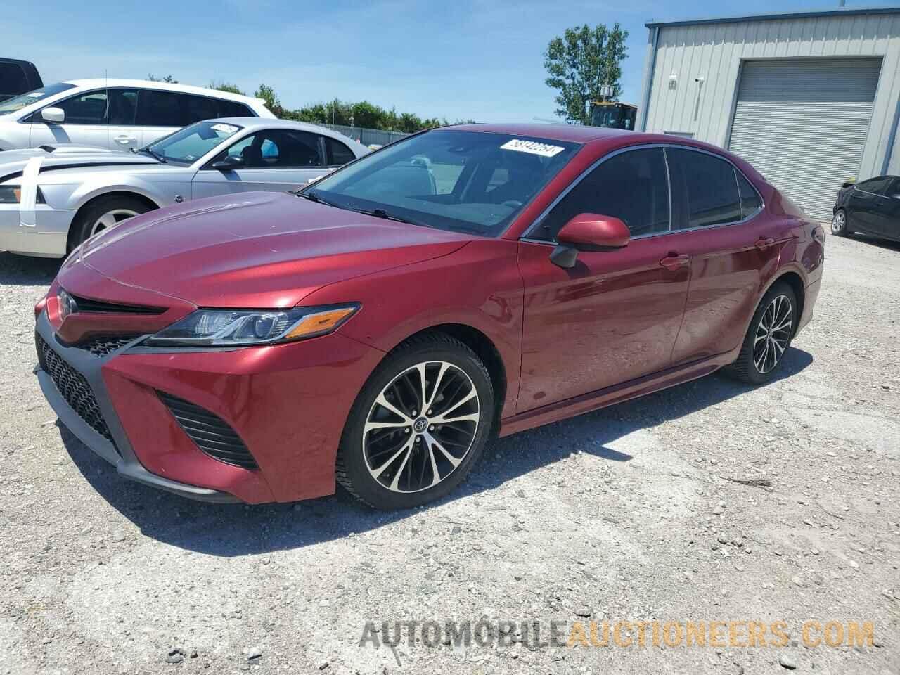 4T1B11HK9JU618232 TOYOTA CAMRY 2018