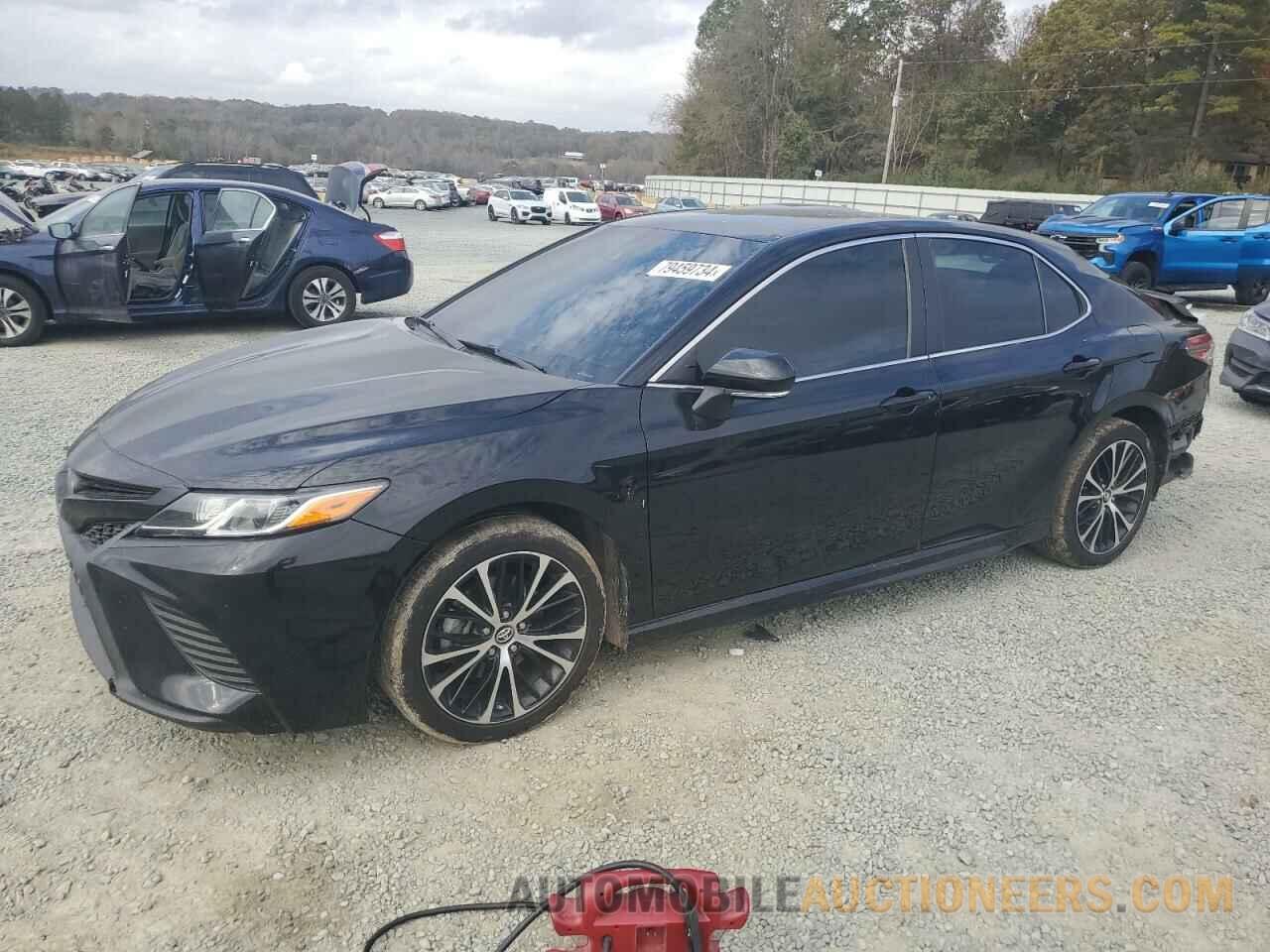 4T1B11HK9JU619980 TOYOTA CAMRY 2018