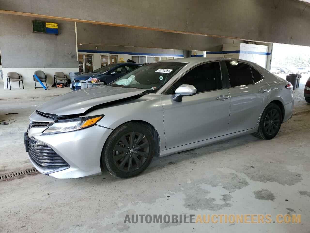 4T1B11HK9JU621843 TOYOTA CAMRY 2018