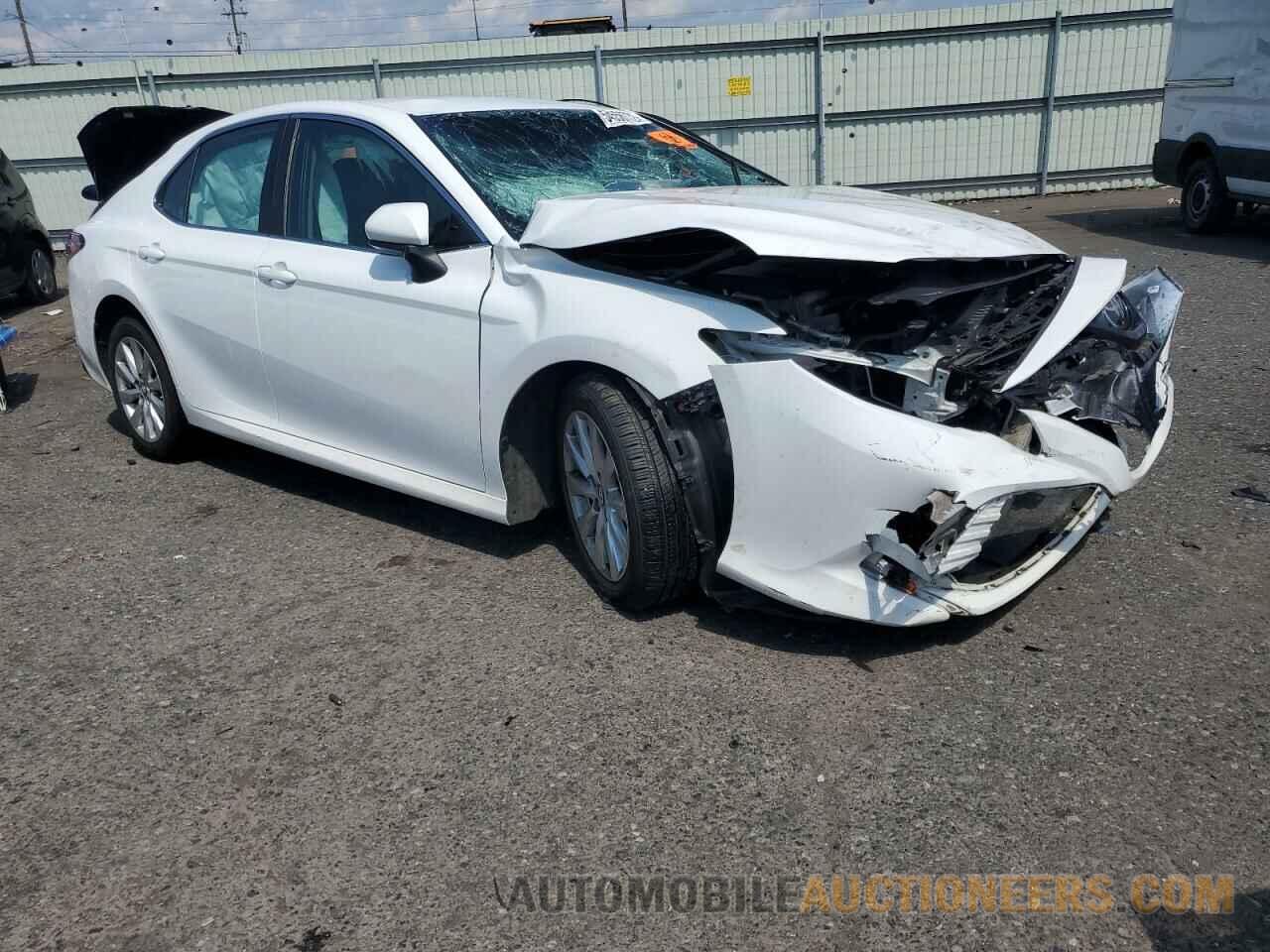 4T1B11HK9JU626539 TOYOTA CAMRY 2018