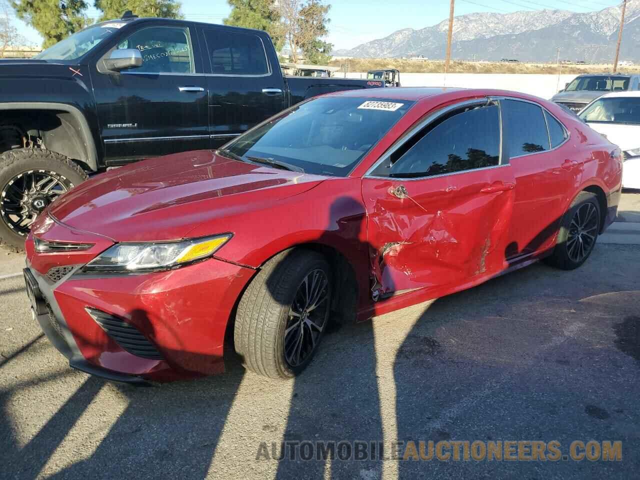 4T1B11HK9JU626900 TOYOTA CAMRY 2018