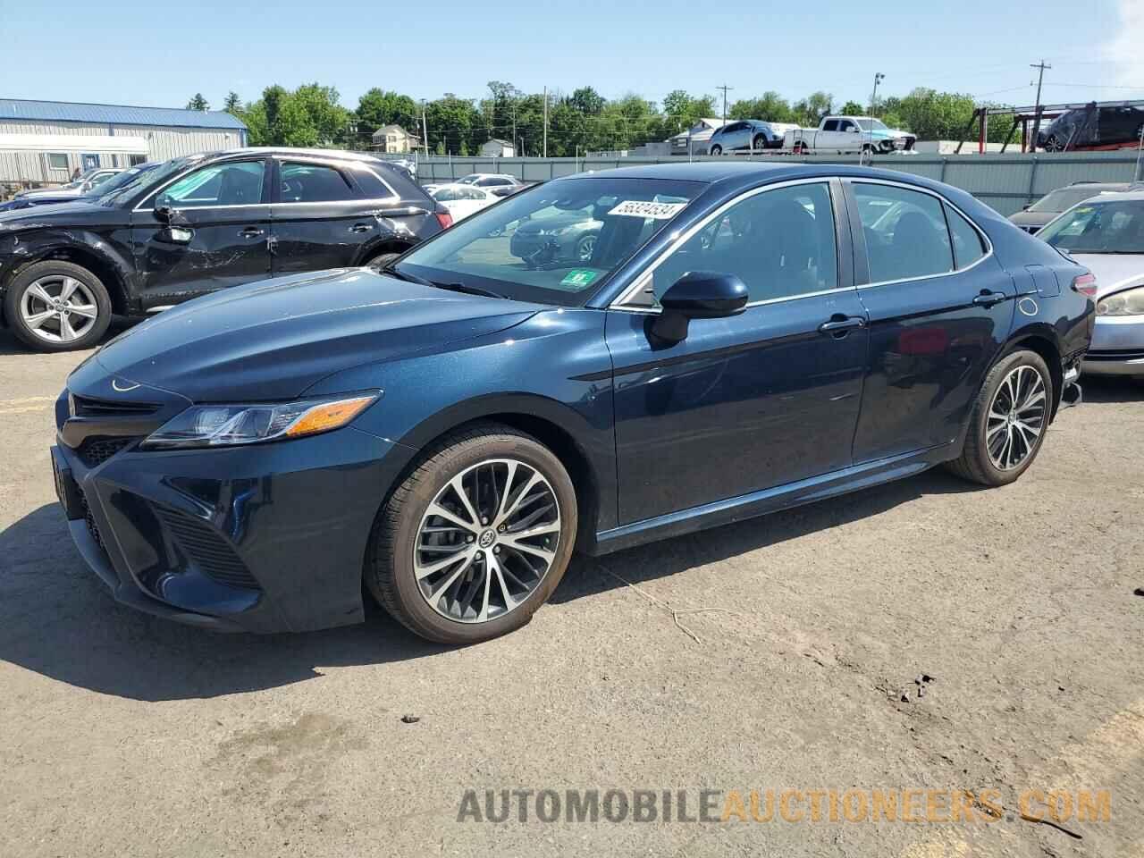 4T1B11HK9JU627304 TOYOTA CAMRY 2018