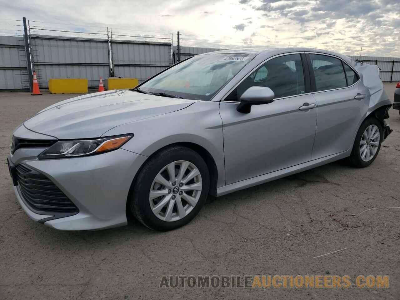 4T1B11HK9JU627626 TOYOTA CAMRY 2018