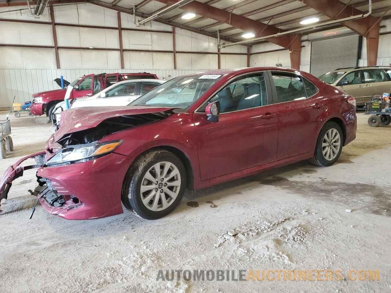 4T1B11HK9JU631207 TOYOTA CAMRY 2018