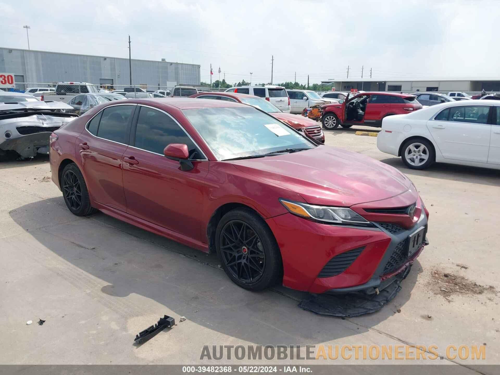 4T1B11HK9JU631806 TOYOTA CAMRY 2018