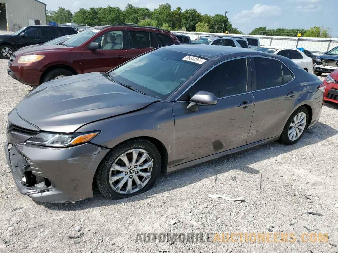 4T1B11HK9JU632843 TOYOTA CAMRY 2018