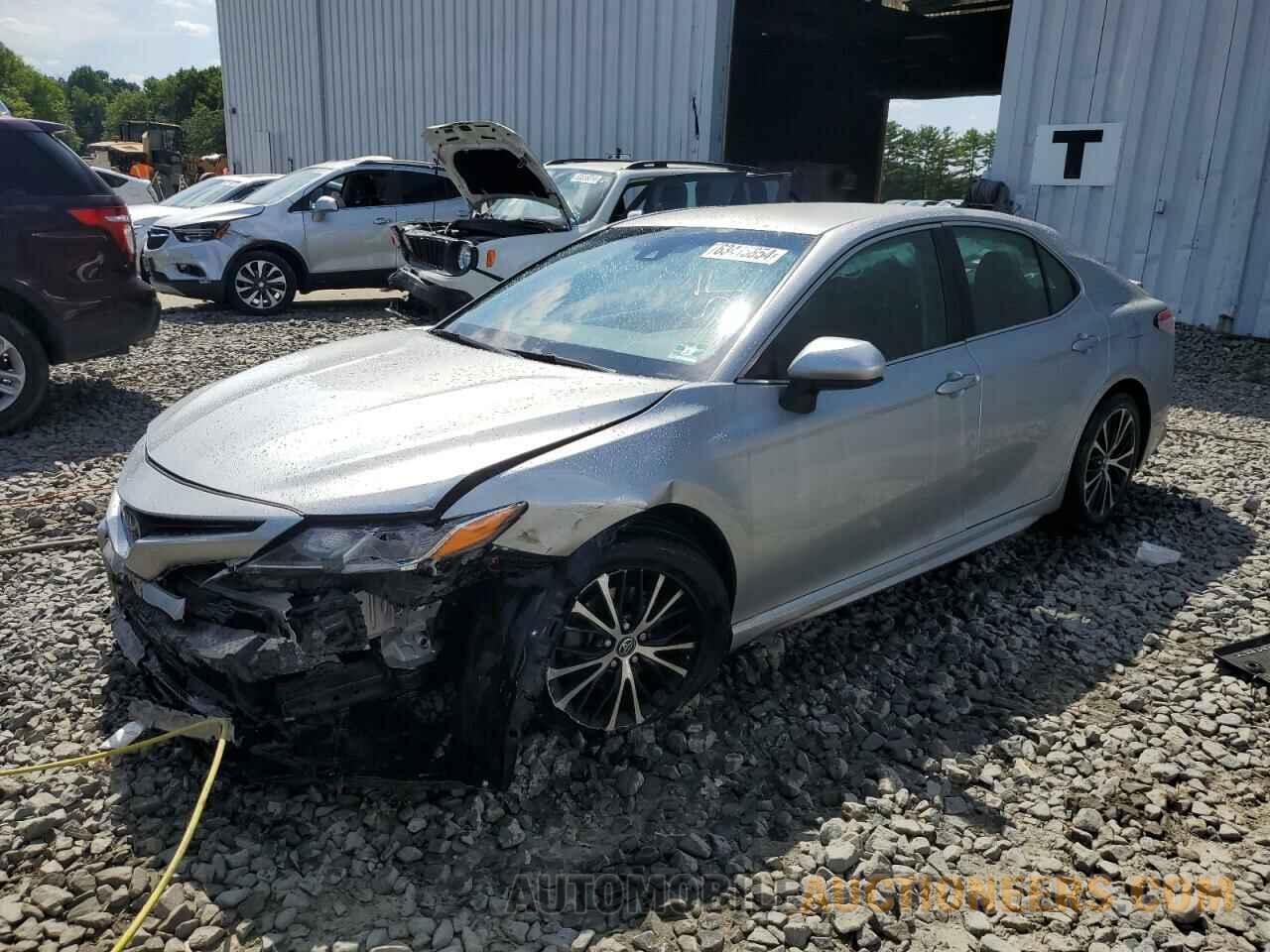 4T1B11HK9JU633426 TOYOTA CAMRY 2018