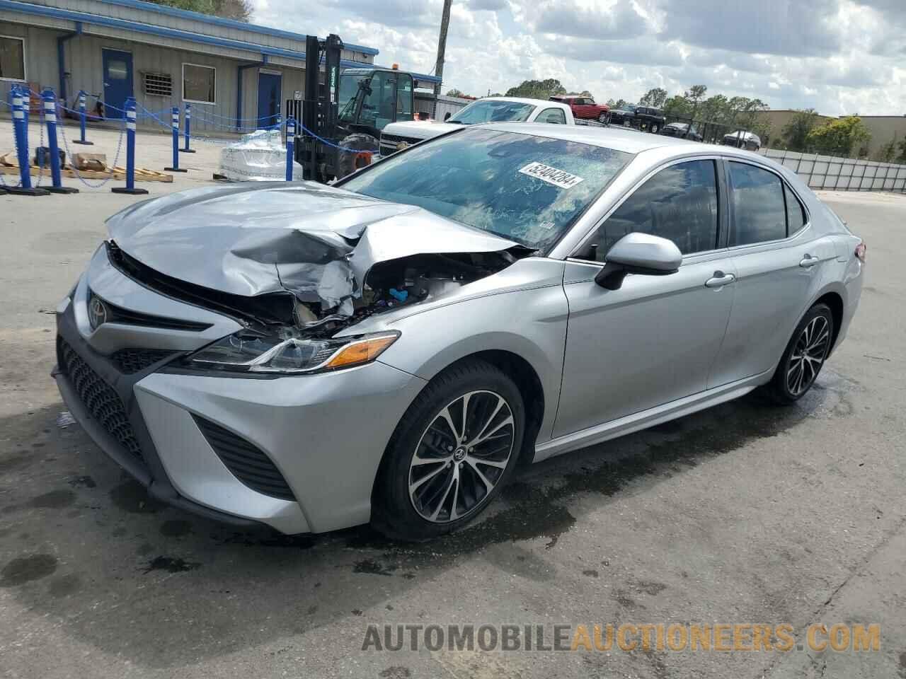 4T1B11HK9JU637962 TOYOTA CAMRY 2018