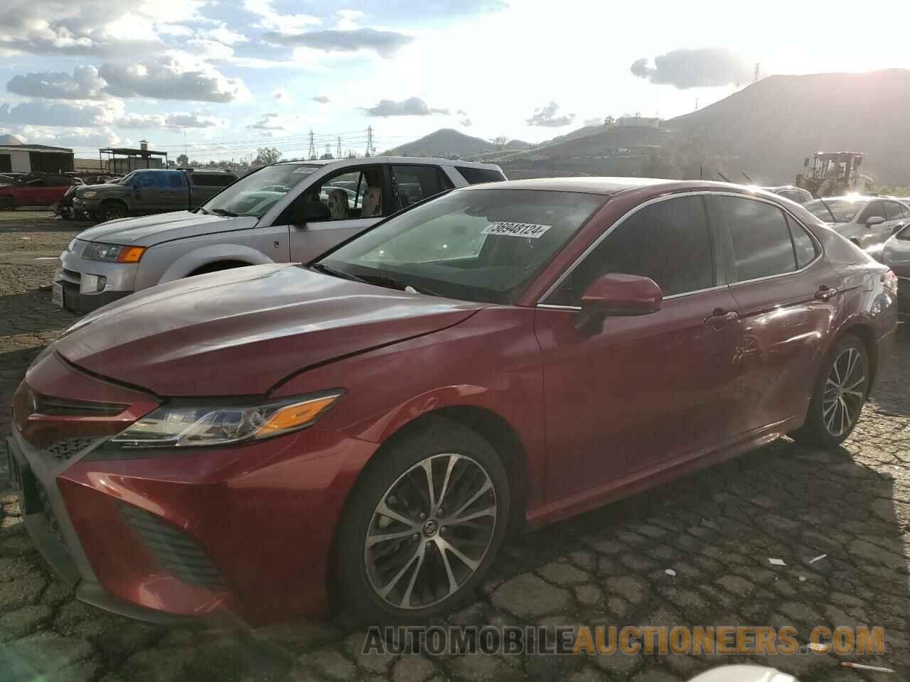 4T1B11HK9JU639033 TOYOTA CAMRY 2018