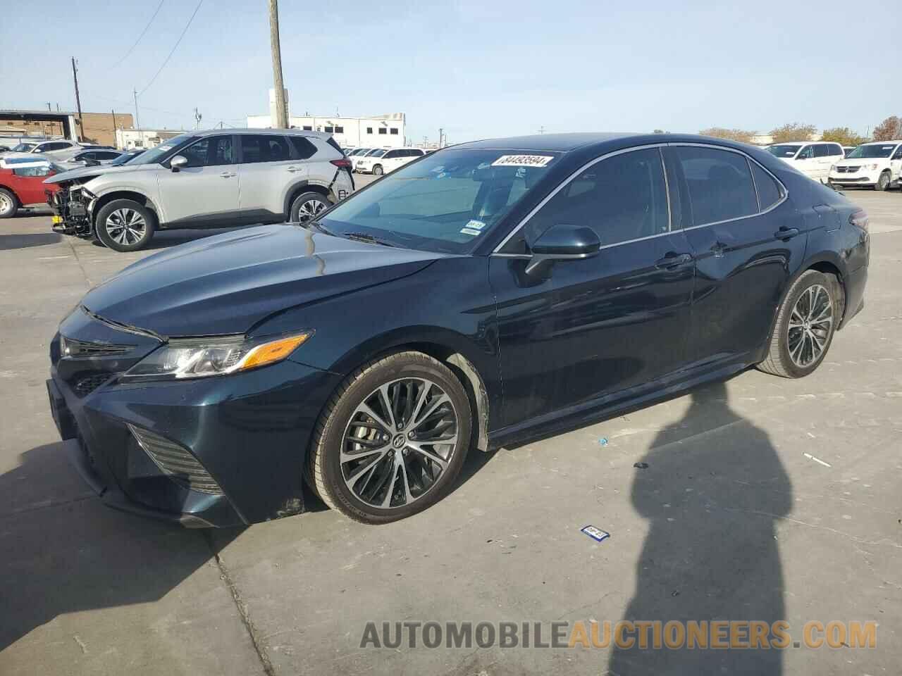 4T1B11HK9JU640795 TOYOTA CAMRY 2018