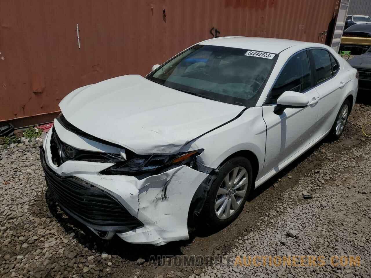 4T1B11HK9JU641347 TOYOTA CAMRY 2018