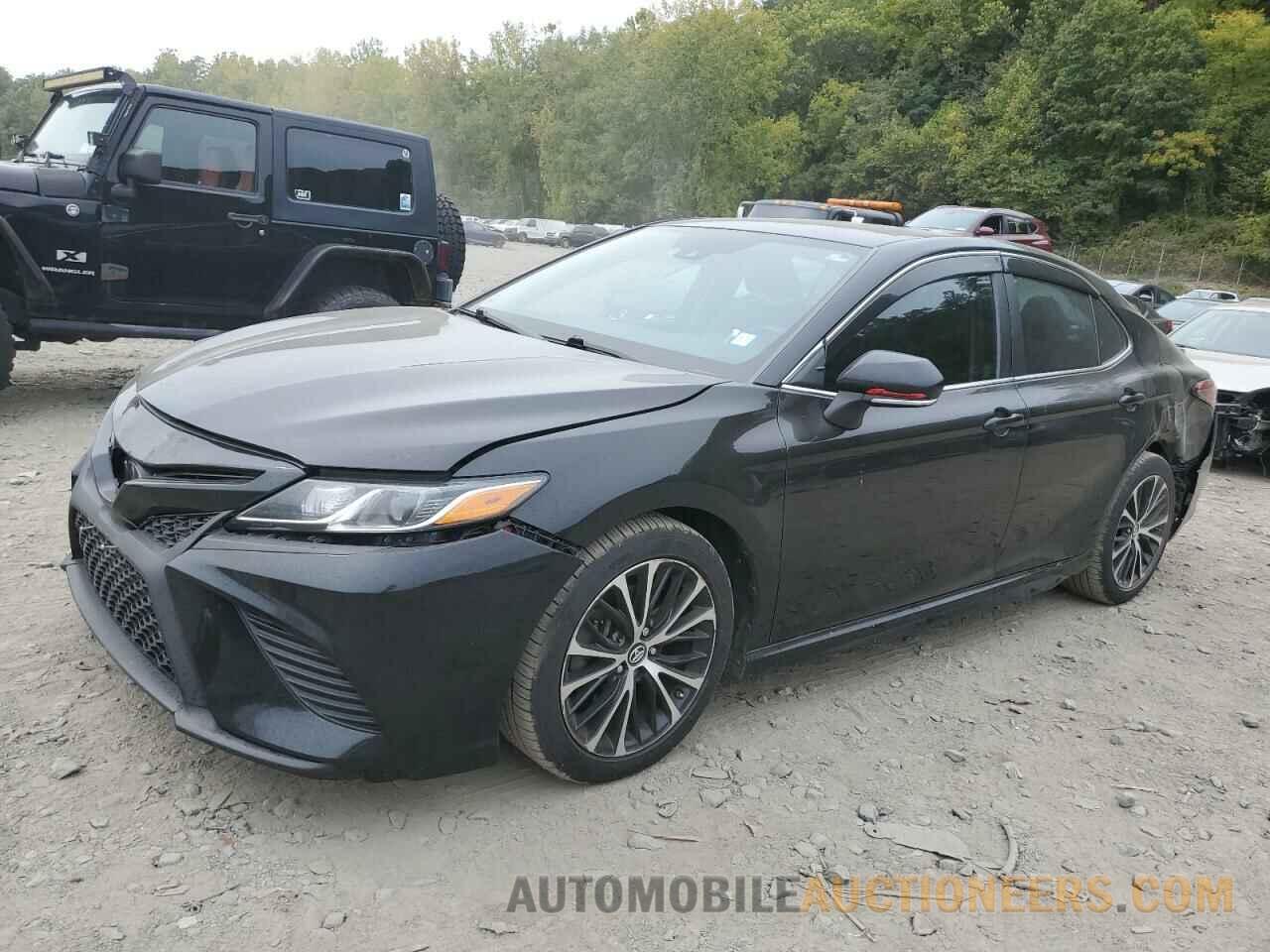 4T1B11HK9JU642501 TOYOTA CAMRY 2018