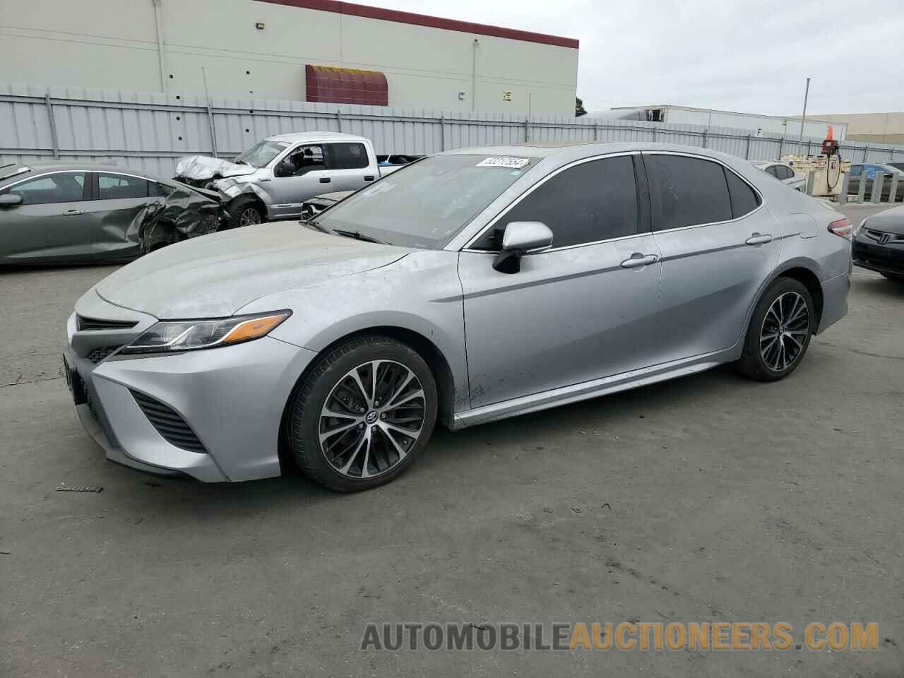 4T1B11HK9JU642563 TOYOTA CAMRY 2018