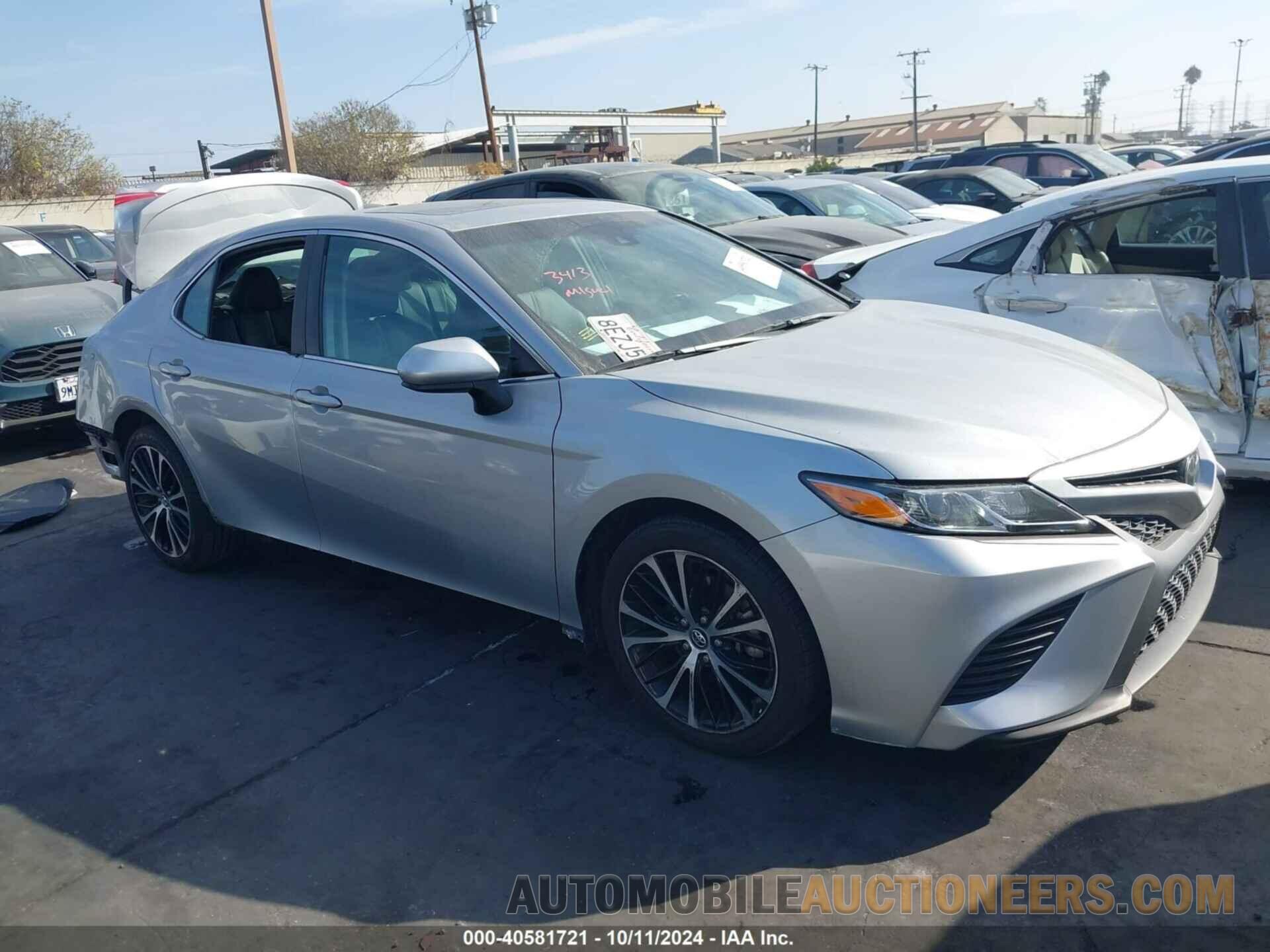 4T1B11HK9JU647262 TOYOTA CAMRY 2018