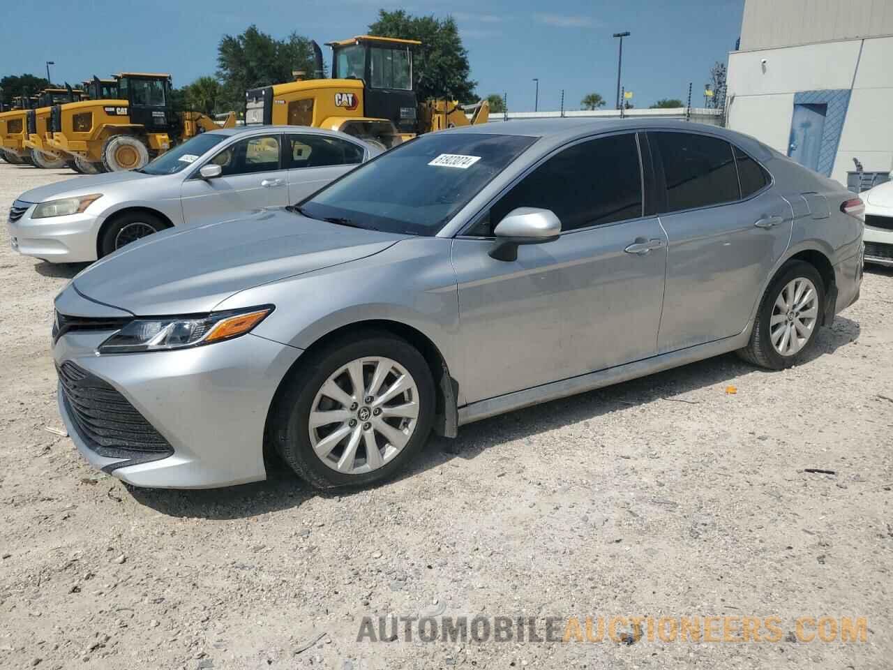 4T1B11HK9JU651067 TOYOTA CAMRY 2018