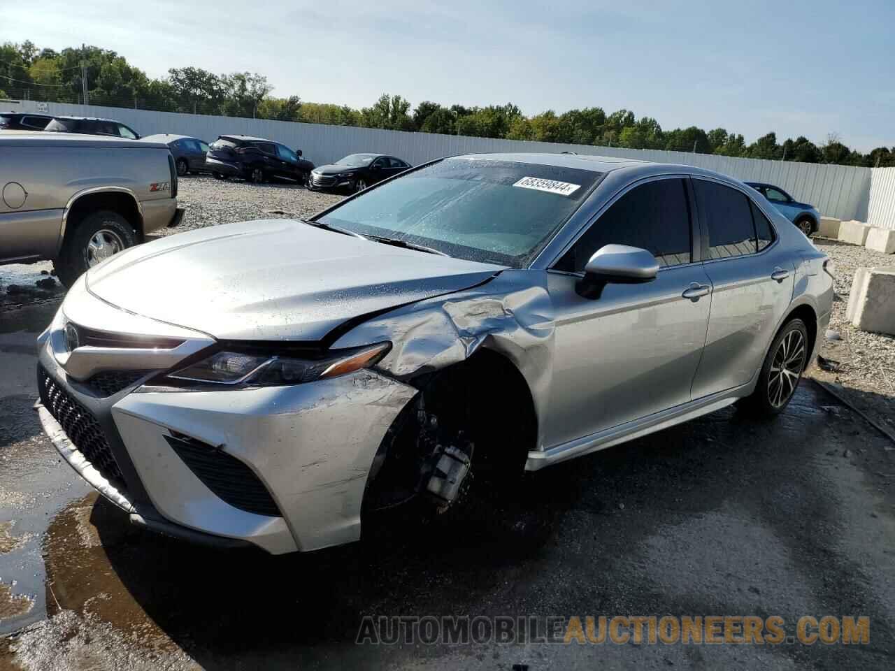 4T1B11HK9JU653207 TOYOTA CAMRY 2018