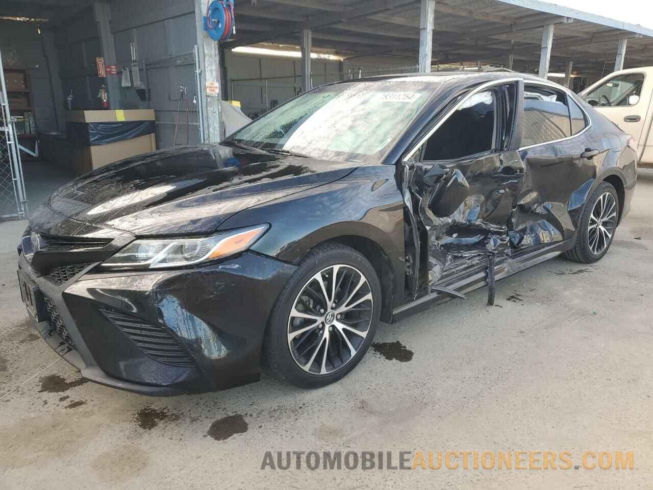 4T1B11HK9JU655426 TOYOTA CAMRY 2018