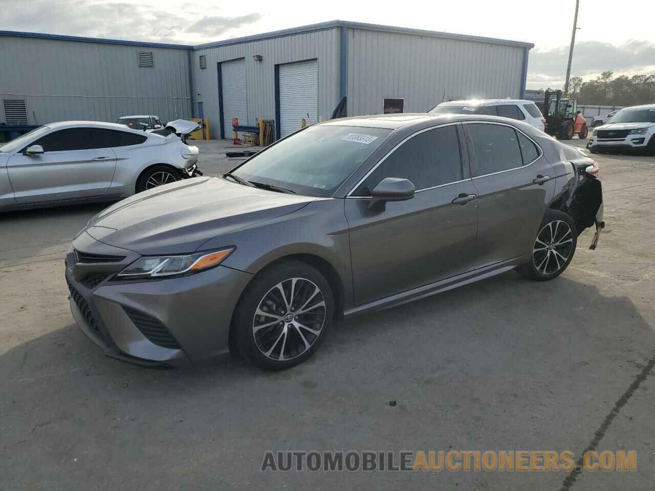 4T1B11HK9JU656611 TOYOTA CAMRY 2018