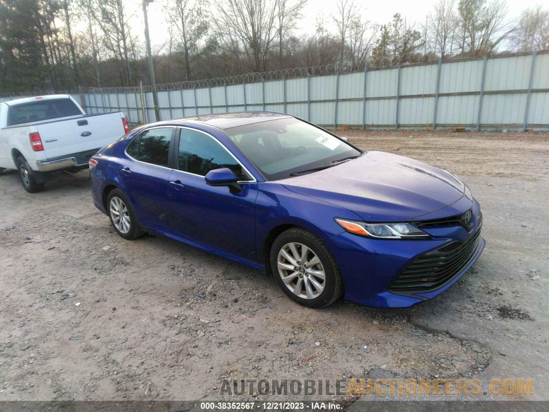 4T1B11HK9JU661825 TOYOTA CAMRY 2018