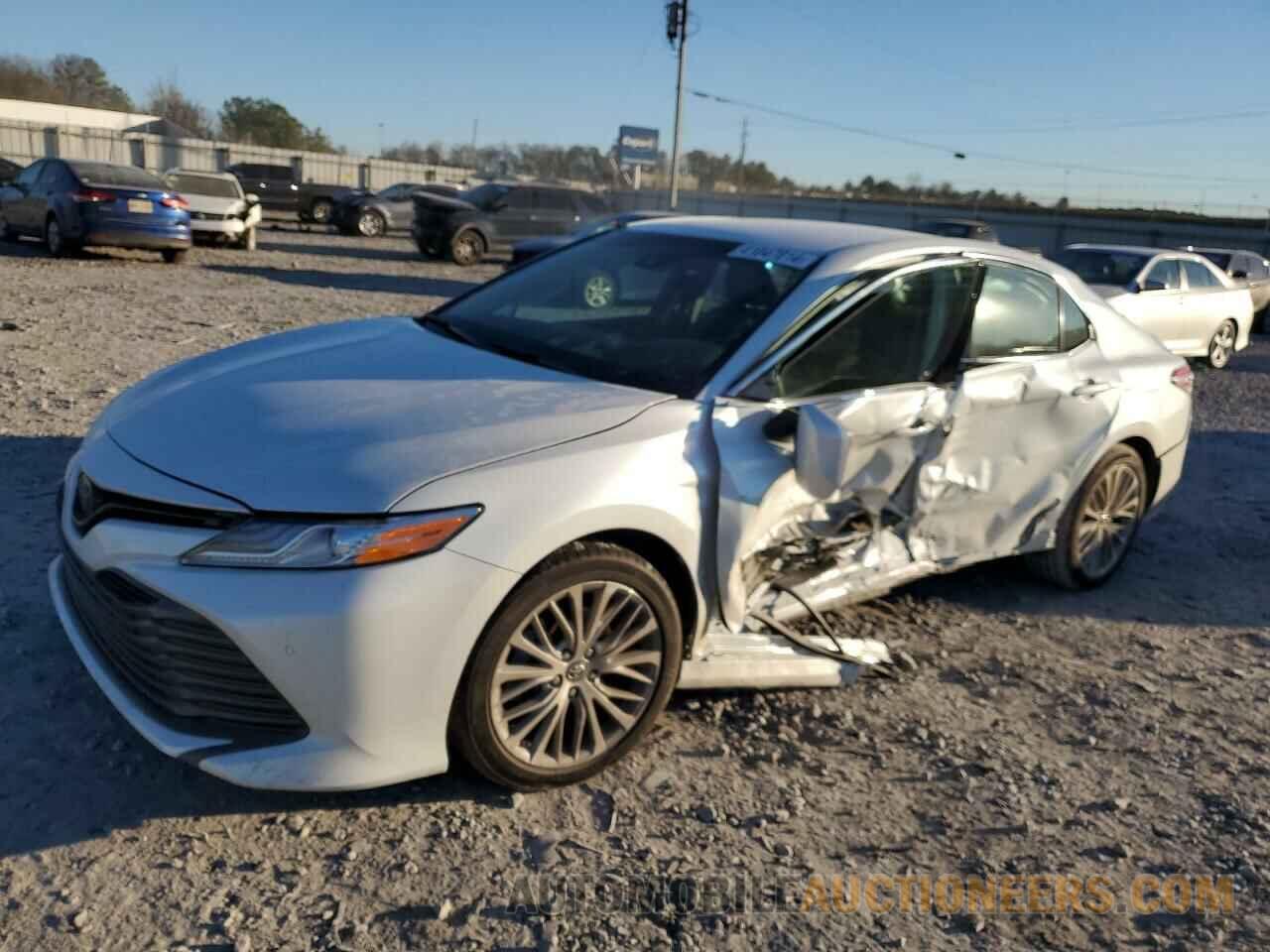 4T1B11HK9JU663557 TOYOTA CAMRY 2018