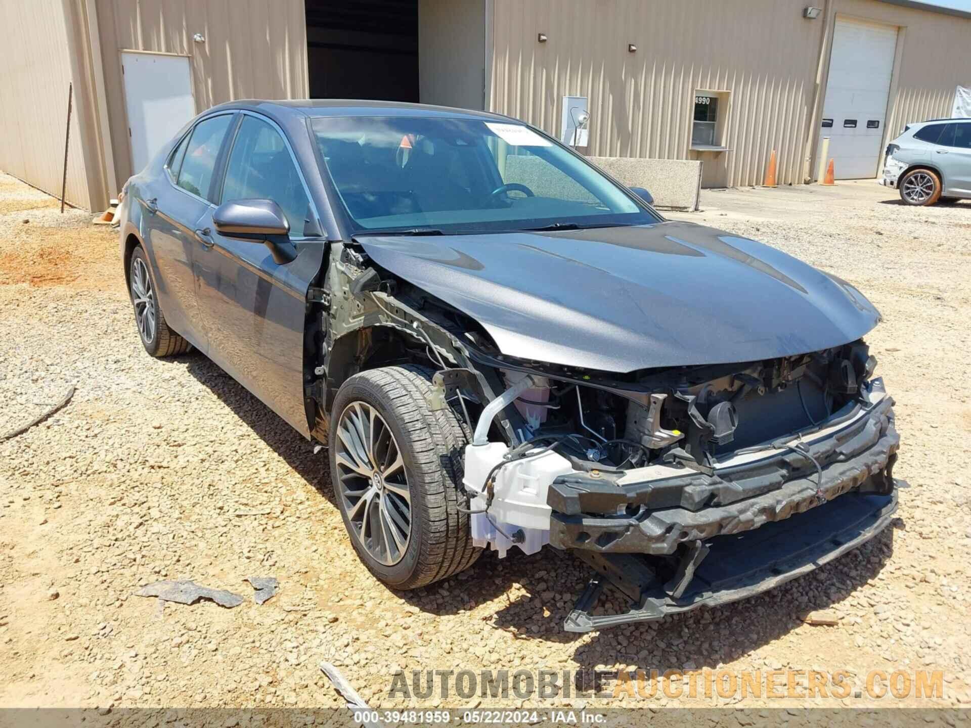 4T1B11HK9JU665289 TOYOTA CAMRY 2018