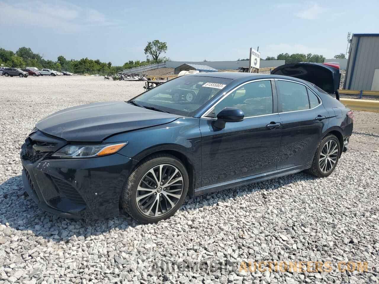 4T1B11HK9JU666507 TOYOTA CAMRY 2018