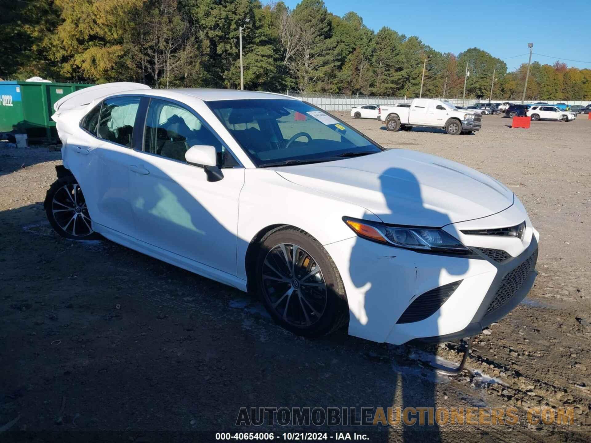 4T1B11HK9JU668113 TOYOTA CAMRY 2018