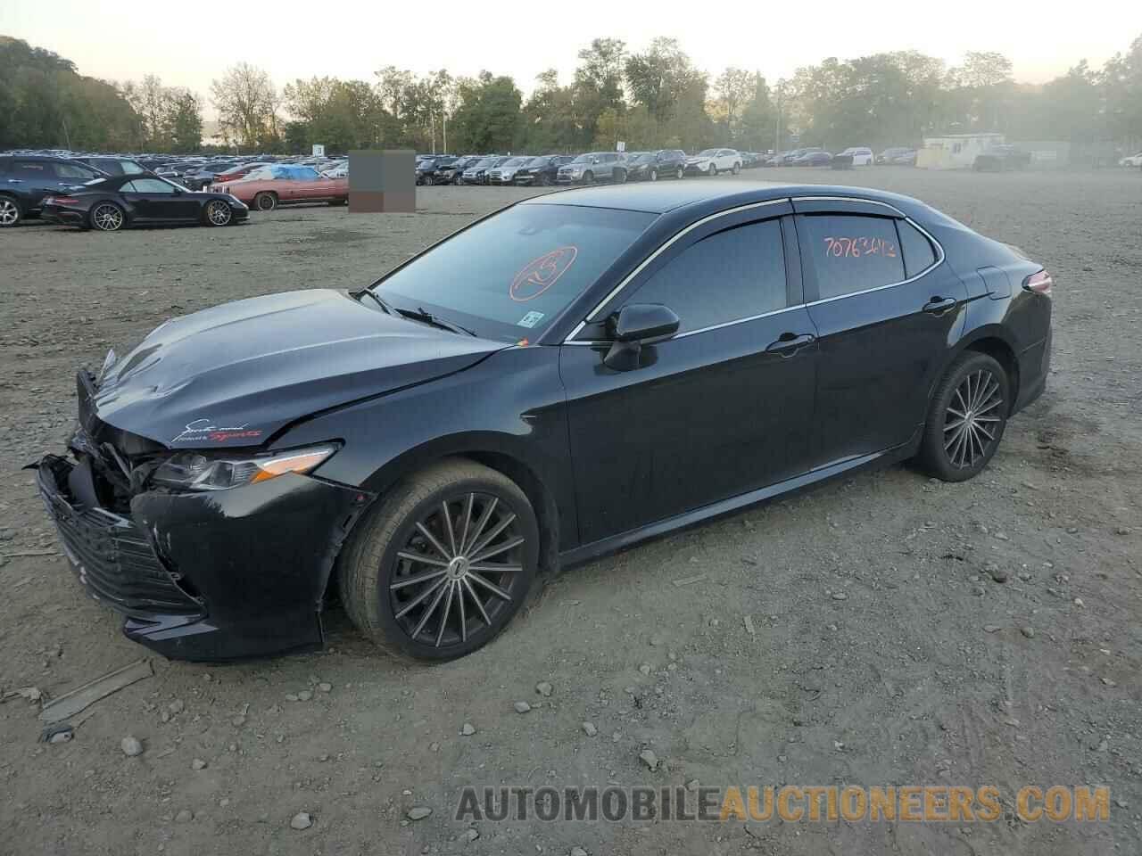 4T1B11HK9JU668418 TOYOTA CAMRY 2018