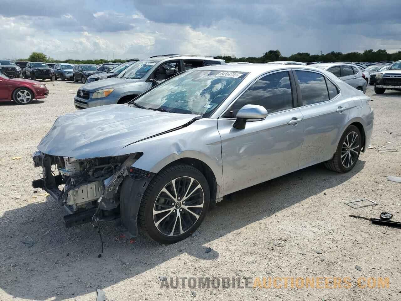 4T1B11HK9JU668581 TOYOTA CAMRY 2018