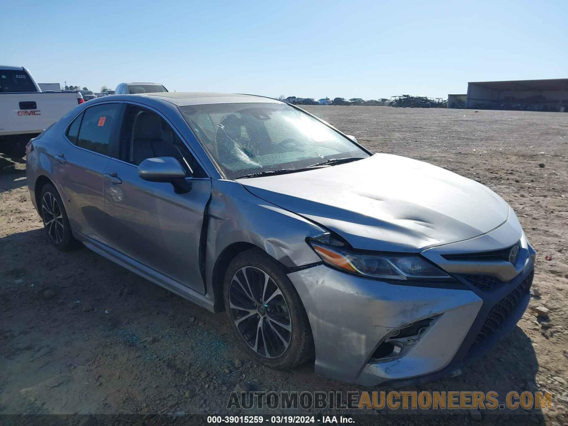 4T1B11HK9JU670265 TOYOTA CAMRY 2018