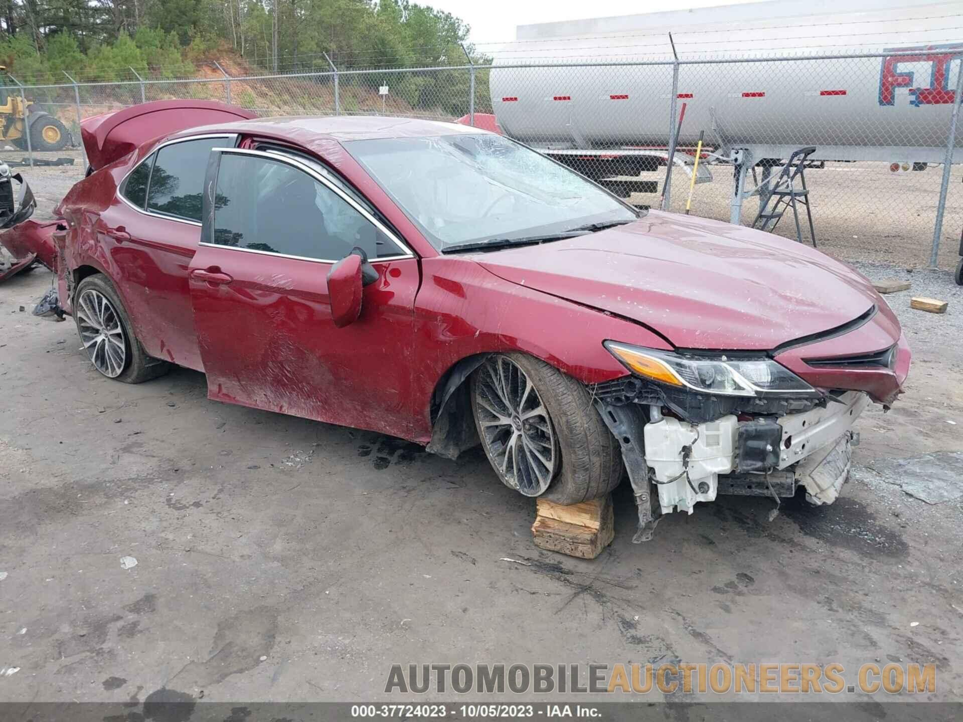 4T1B11HK9JU671500 TOYOTA CAMRY 2018