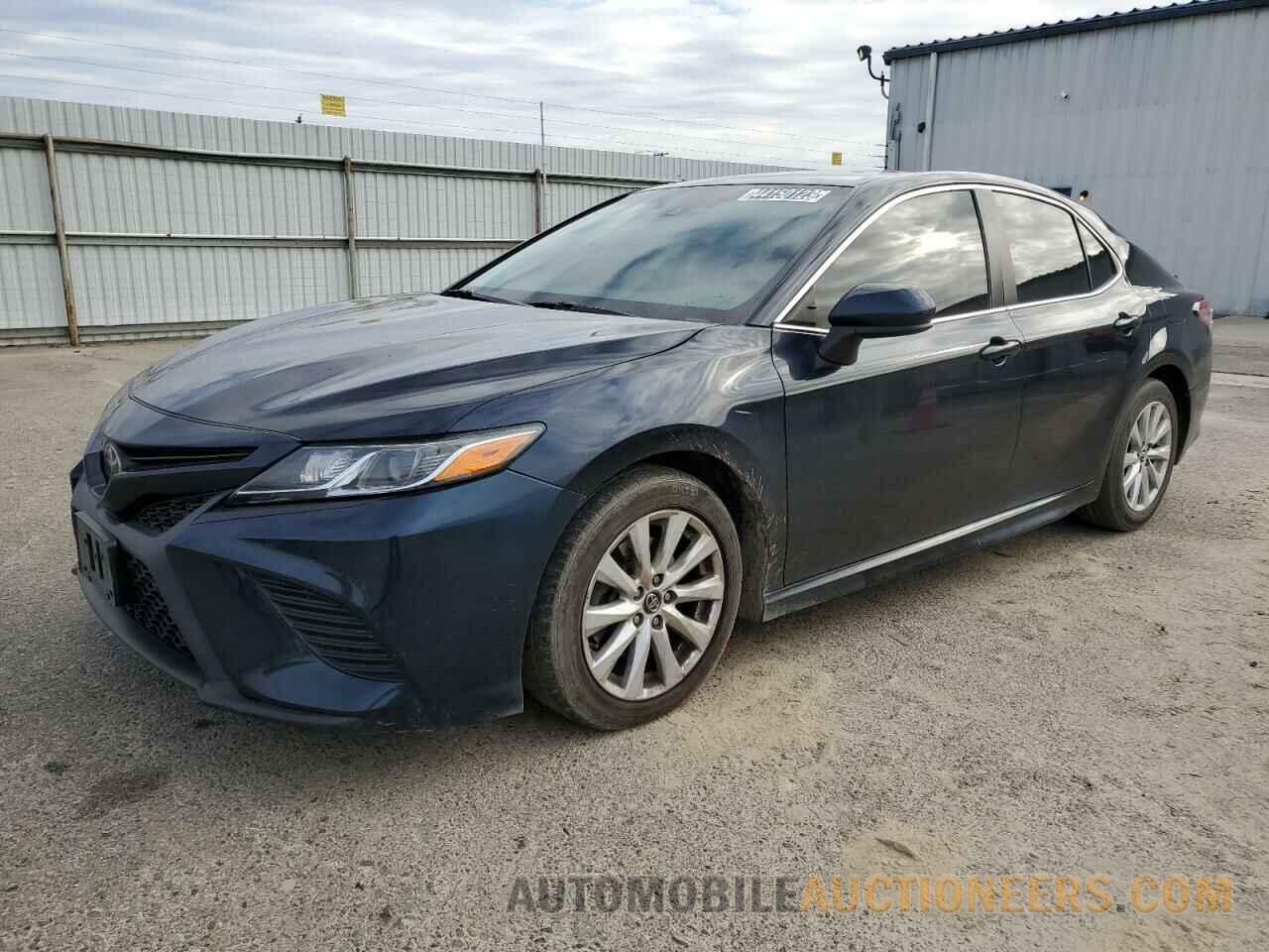 4T1B11HK9JU672923 TOYOTA CAMRY 2018