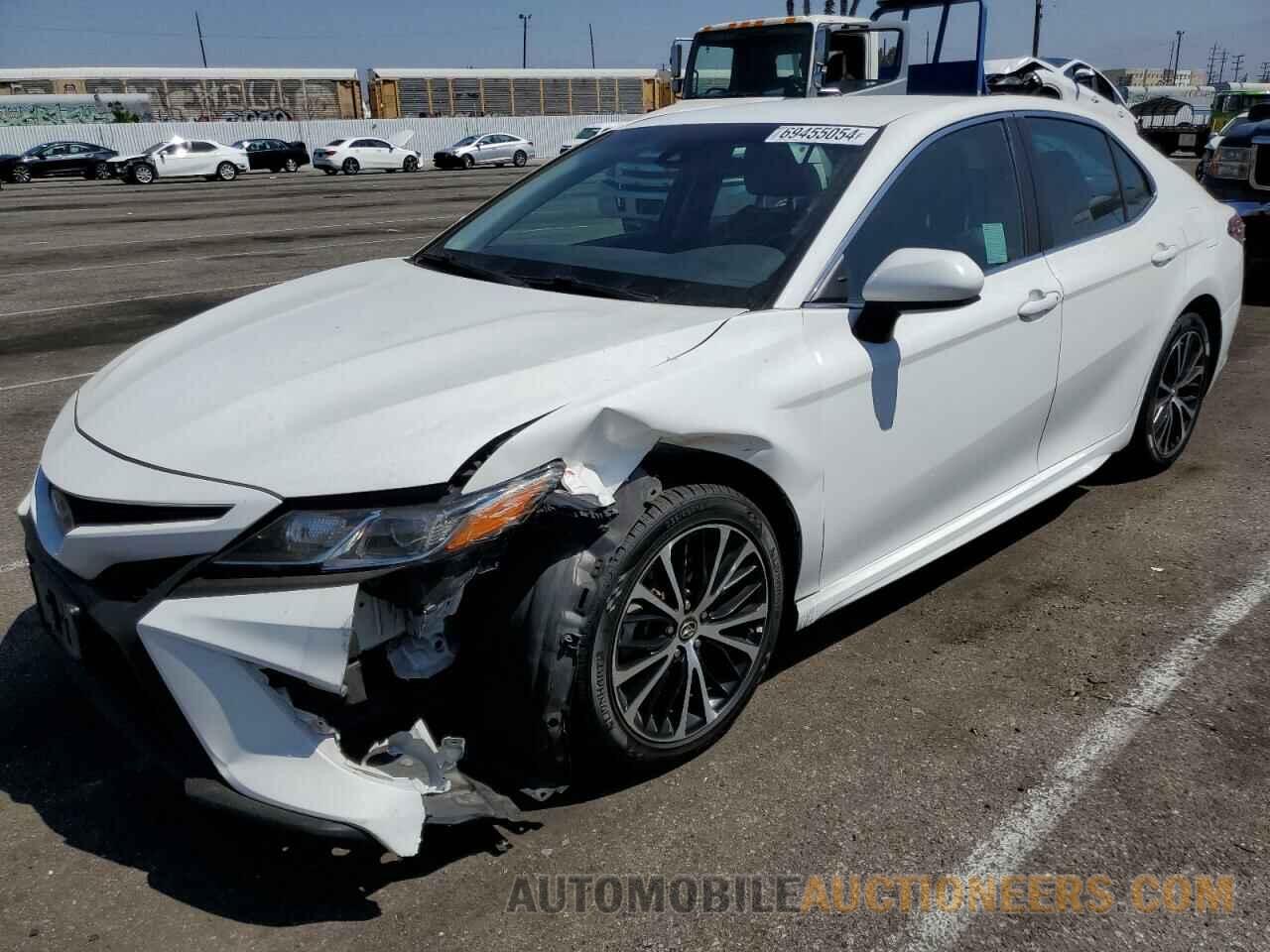 4T1B11HK9JU673117 TOYOTA CAMRY 2018