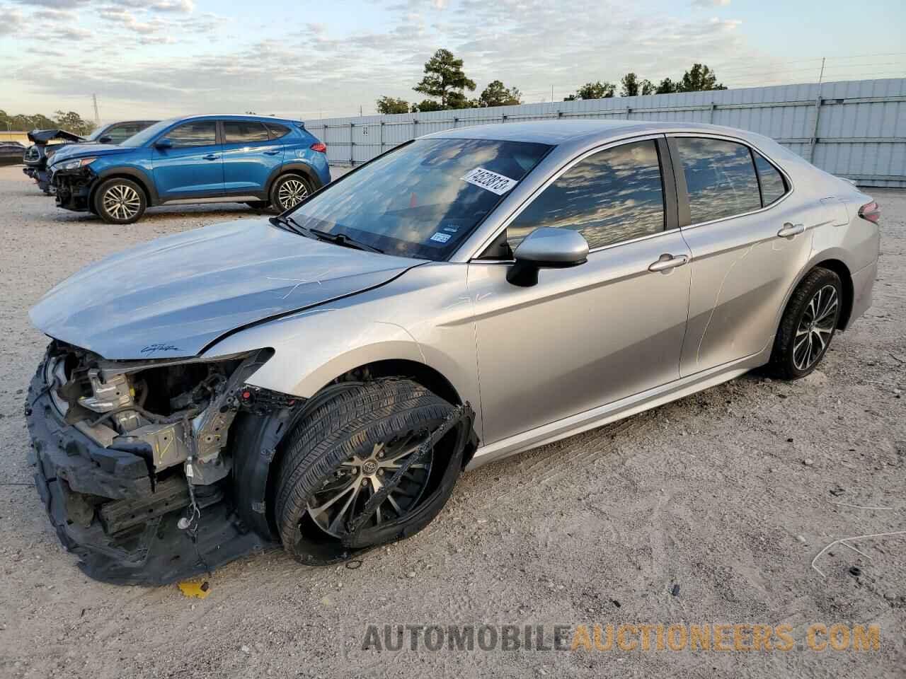 4T1B11HK9JU675157 TOYOTA CAMRY 2018