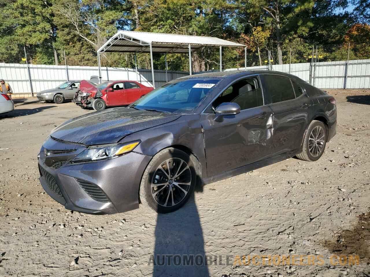 4T1B11HK9JU676230 TOYOTA CAMRY 2018