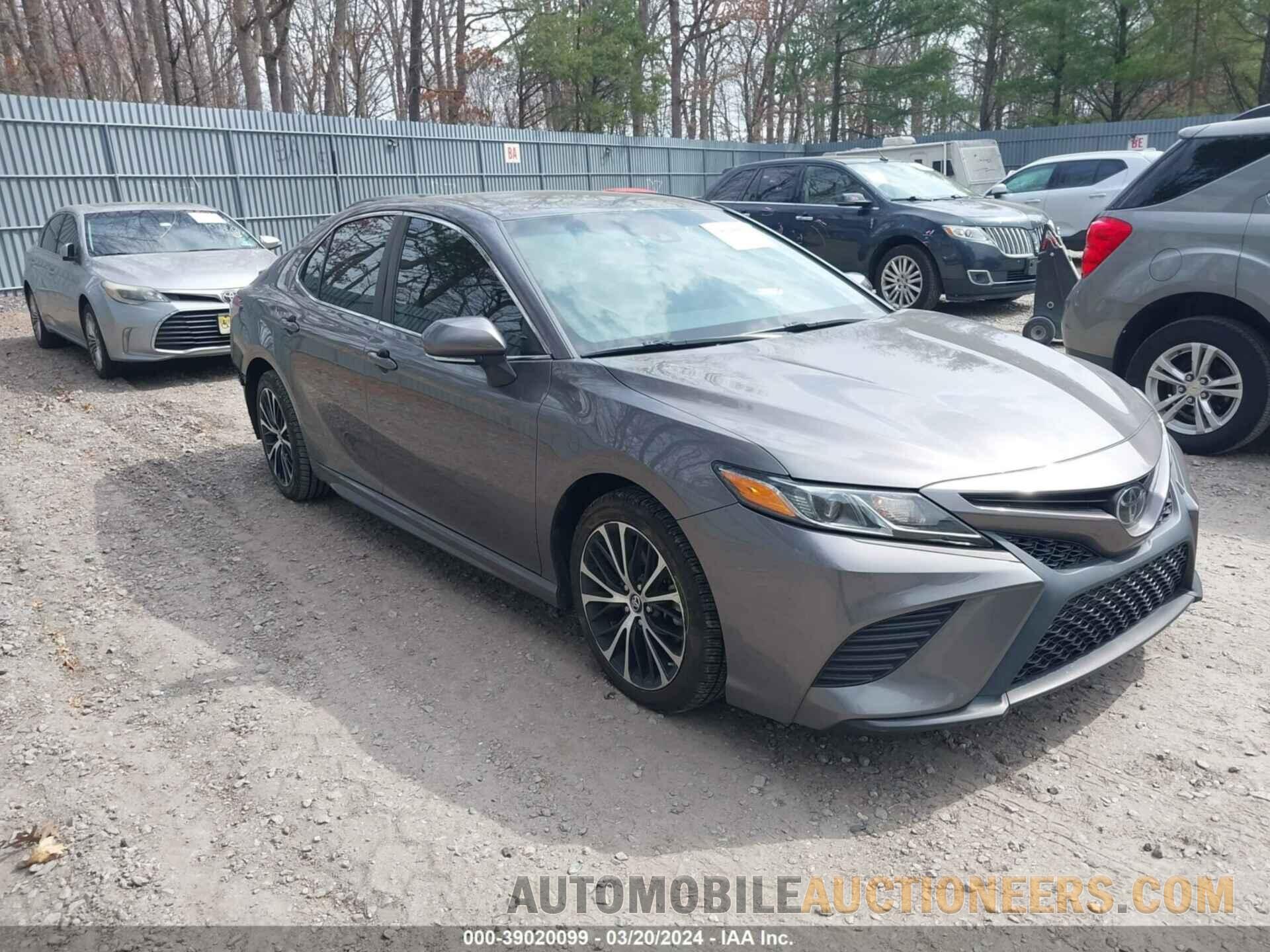 4T1B11HK9JU676888 TOYOTA CAMRY 2018