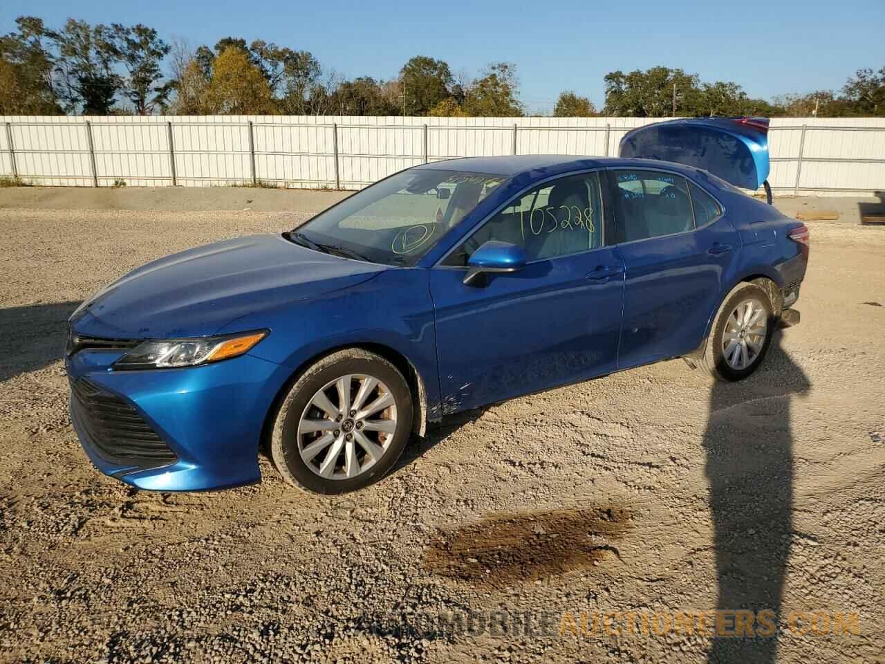 4T1B11HK9KU184556 TOYOTA CAMRY 2019