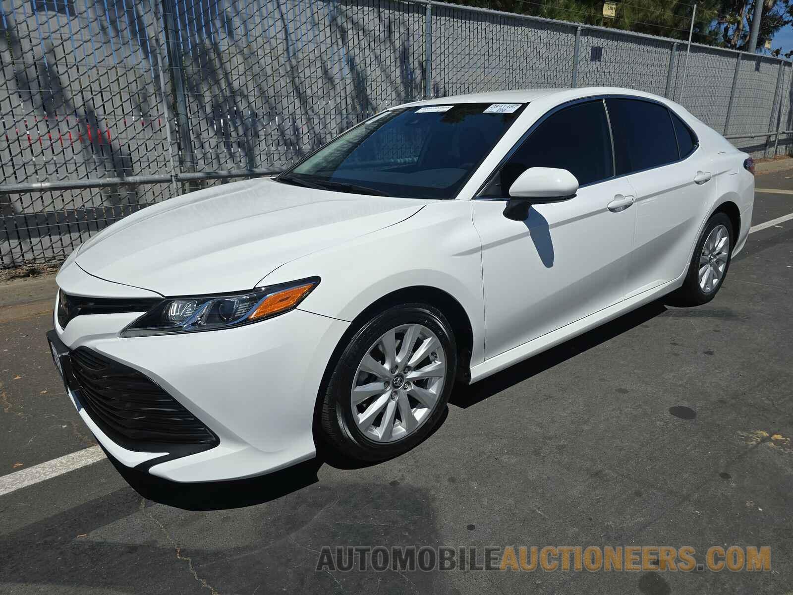 4T1B11HK9KU287637 Toyota Camry 2019