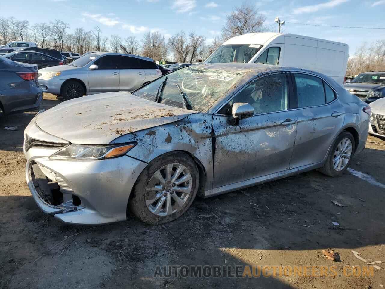 4T1B11HK9KU724679 TOYOTA CAMRY 2019