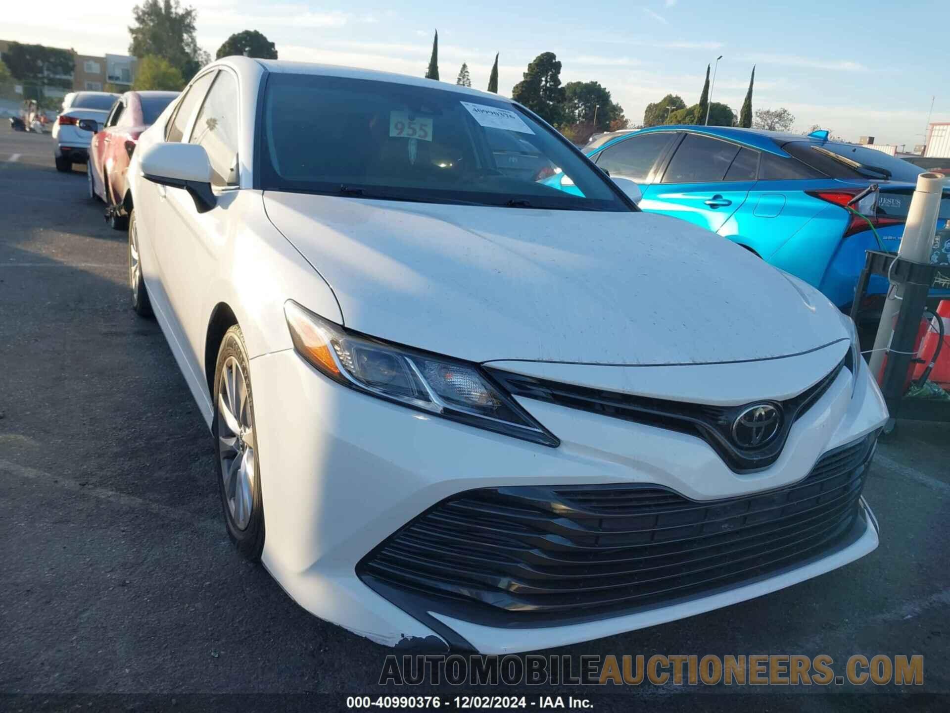 4T1B11HKXJU003592 TOYOTA CAMRY 2018