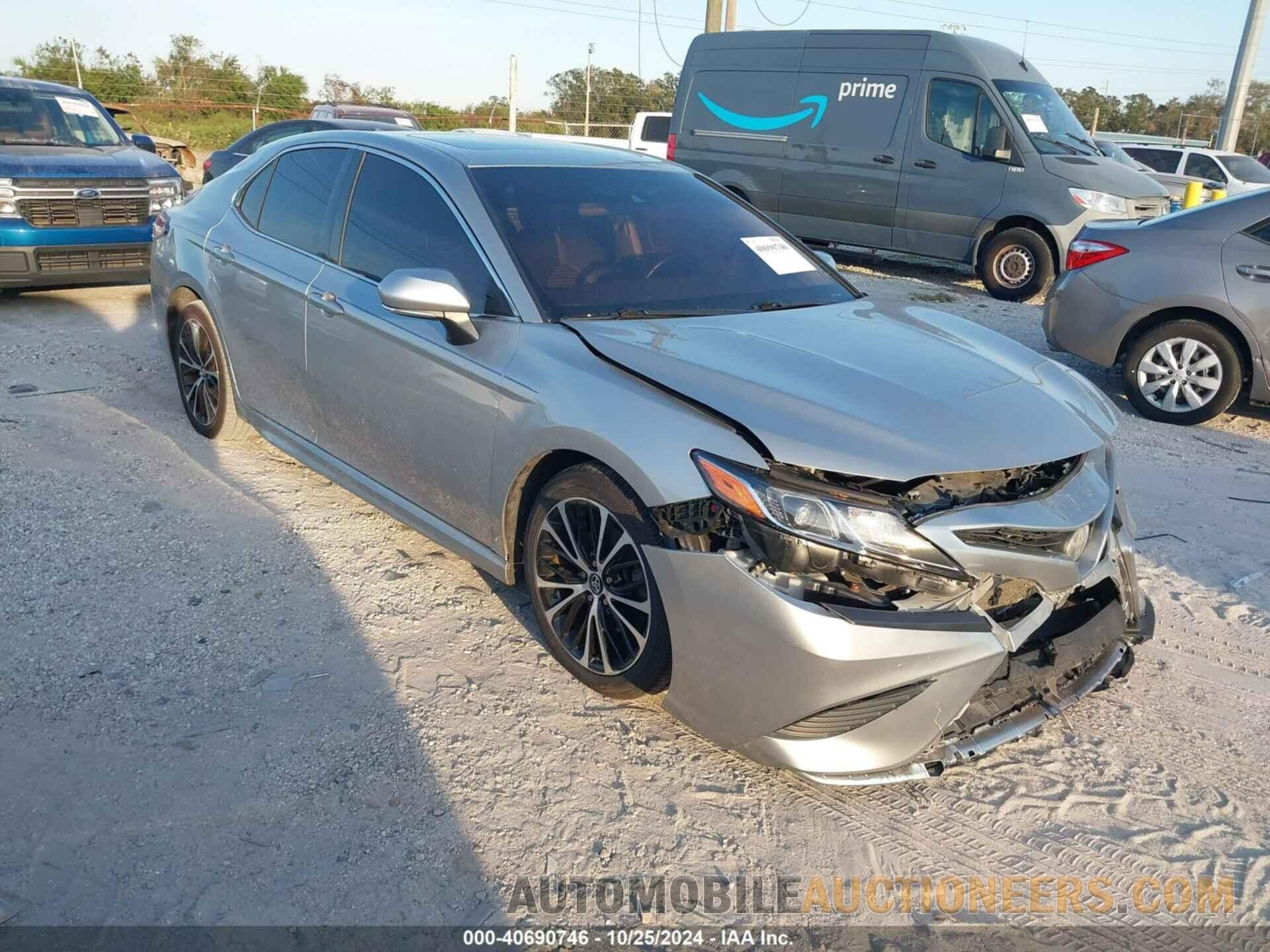 4T1B11HKXJU008579 TOYOTA CAMRY 2018