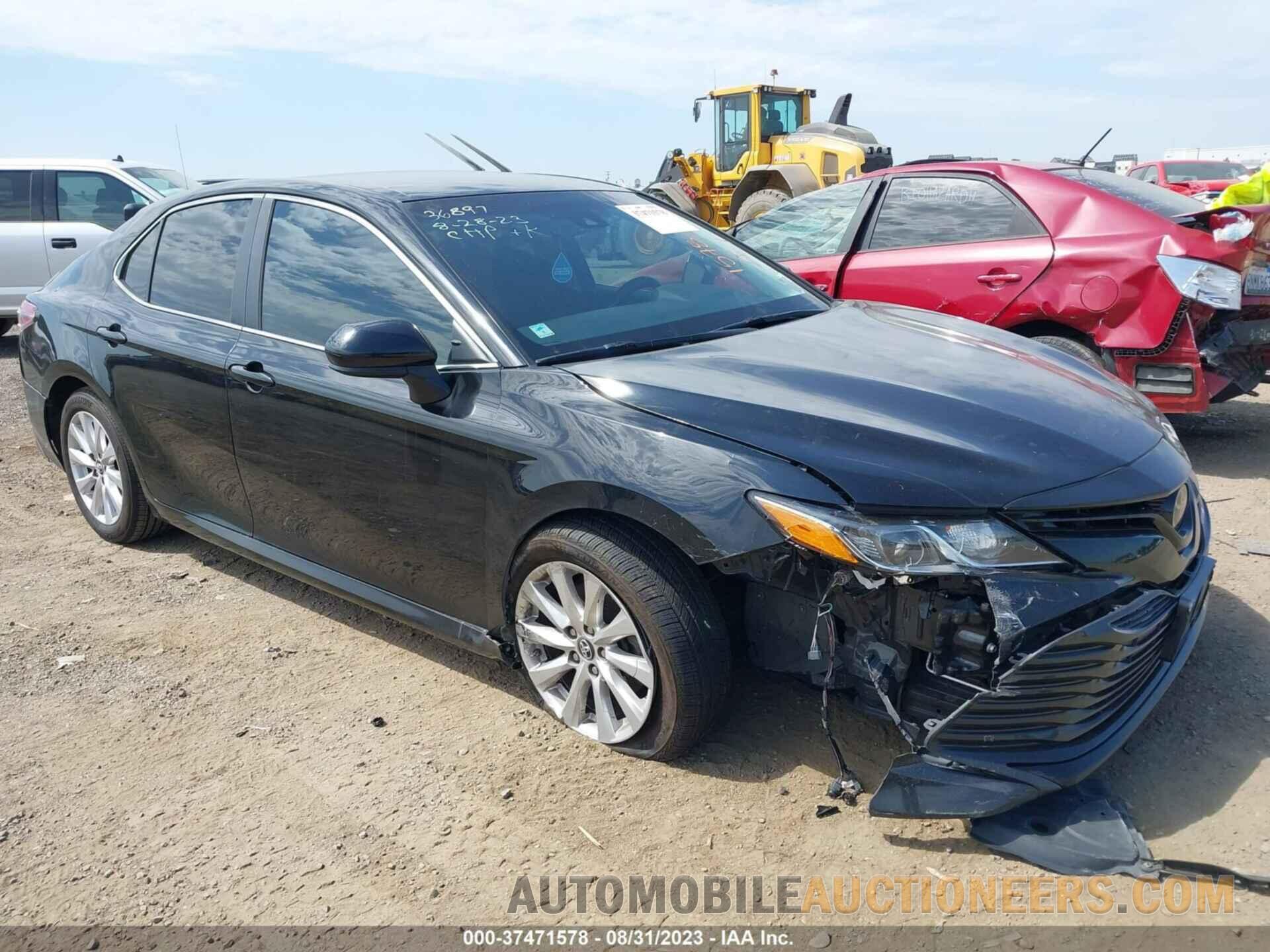 4T1B11HKXJU010719 TOYOTA CAMRY 2018