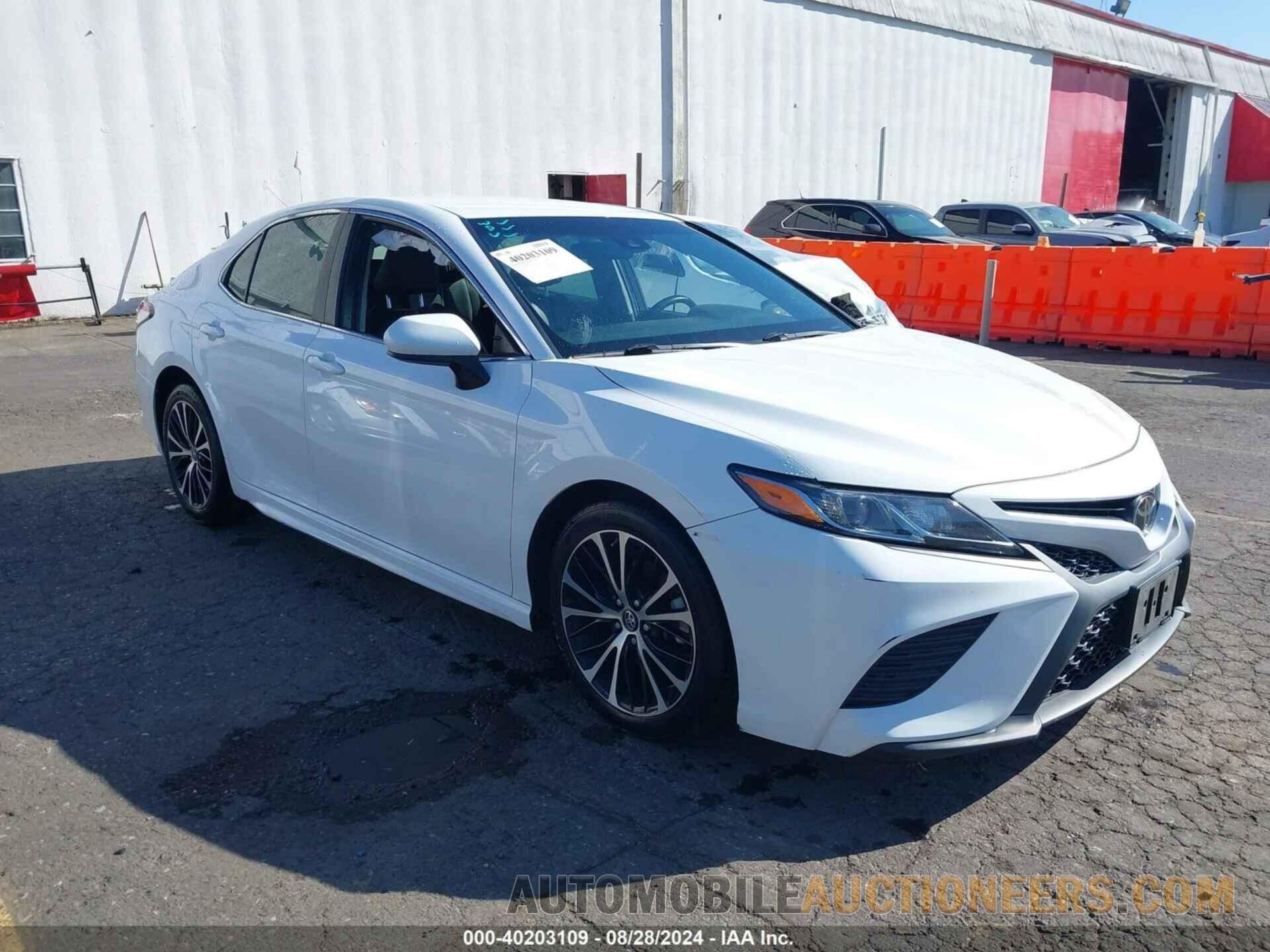 4T1B11HKXJU011658 TOYOTA CAMRY 2018