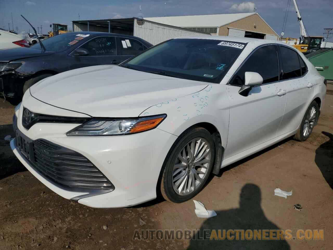 4T1B11HKXJU014737 TOYOTA CAMRY 2018