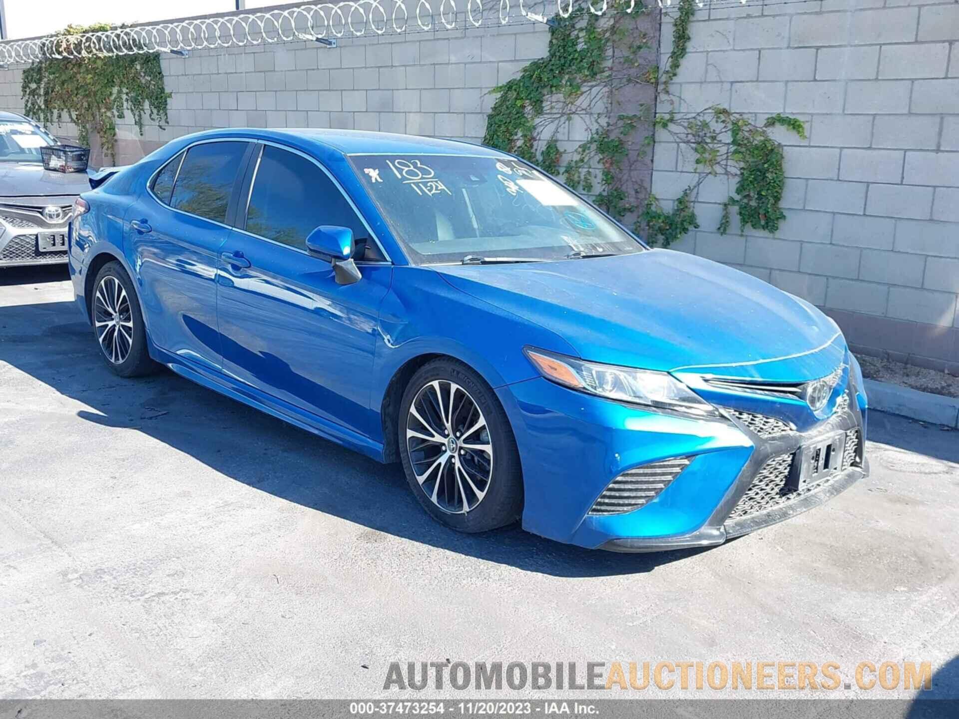 4T1B11HKXJU015211 TOYOTA CAMRY 2018