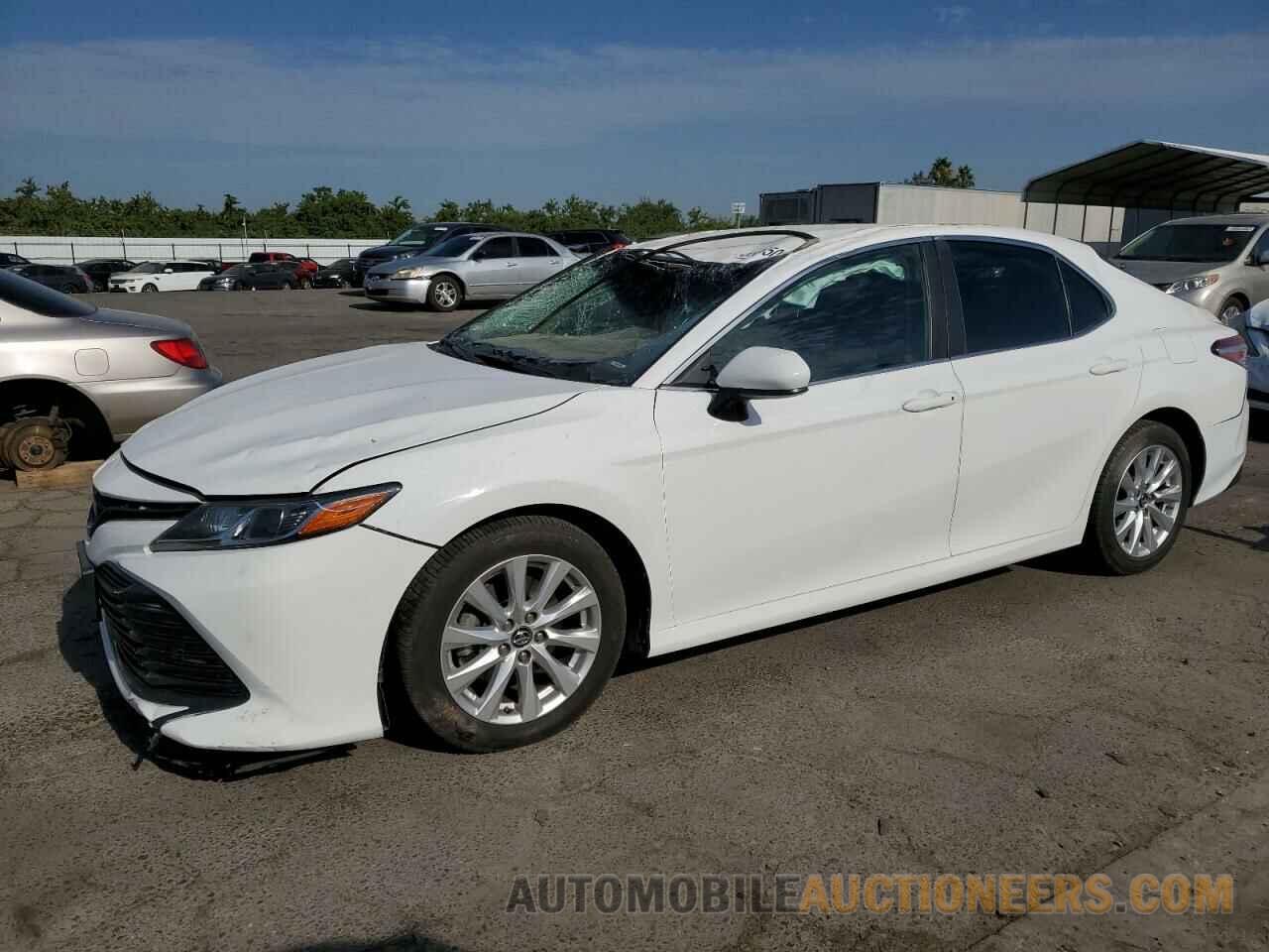 4T1B11HKXJU015810 TOYOTA CAMRY 2018