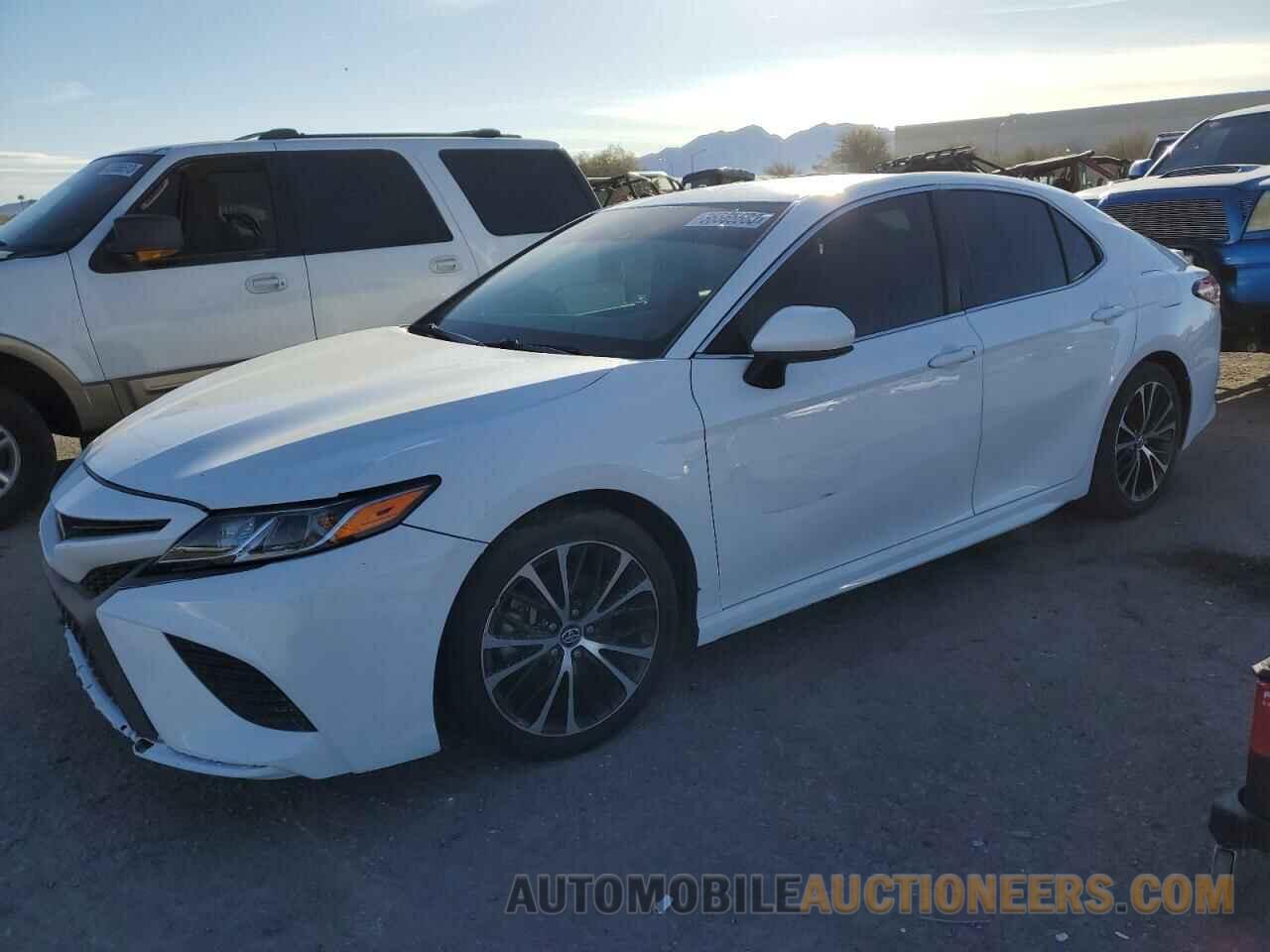 4T1B11HKXJU017332 TOYOTA CAMRY 2018