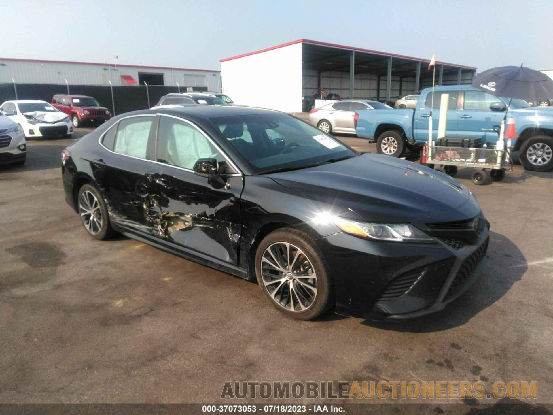 4T1B11HKXJU022823 TOYOTA CAMRY 2018