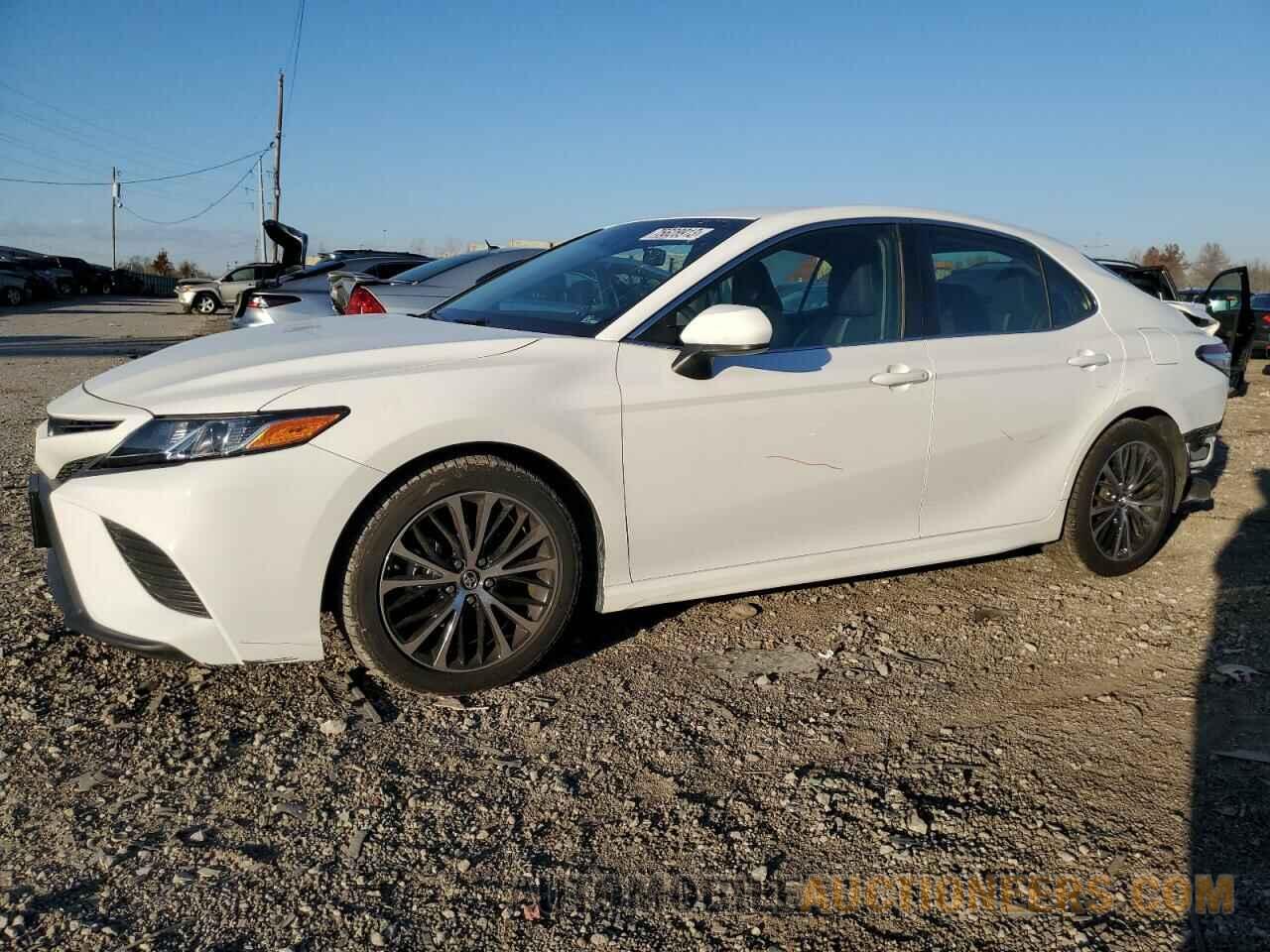 4T1B11HKXJU026760 TOYOTA CAMRY 2018